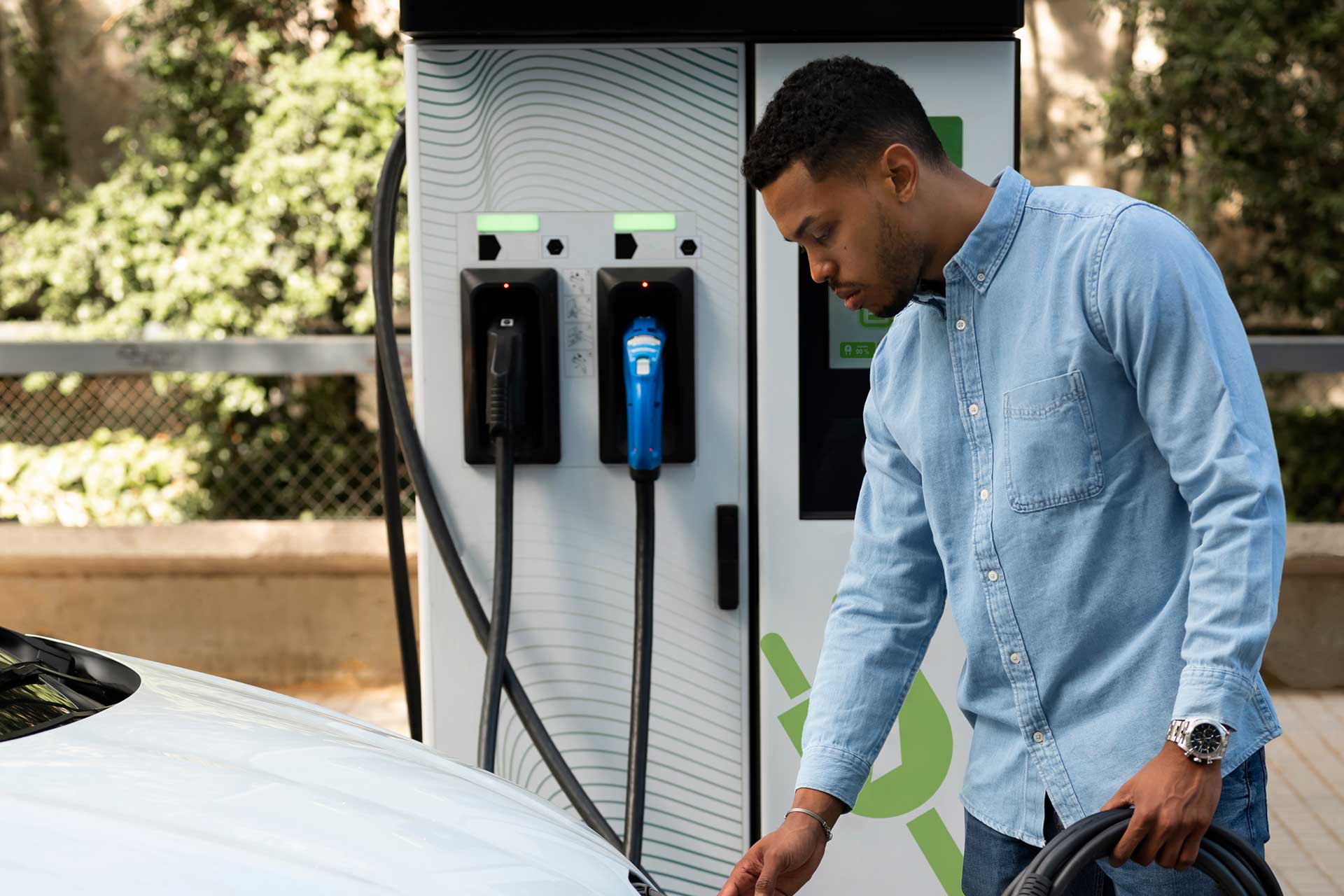 Fast charging vs standard charging: what’s the difference?